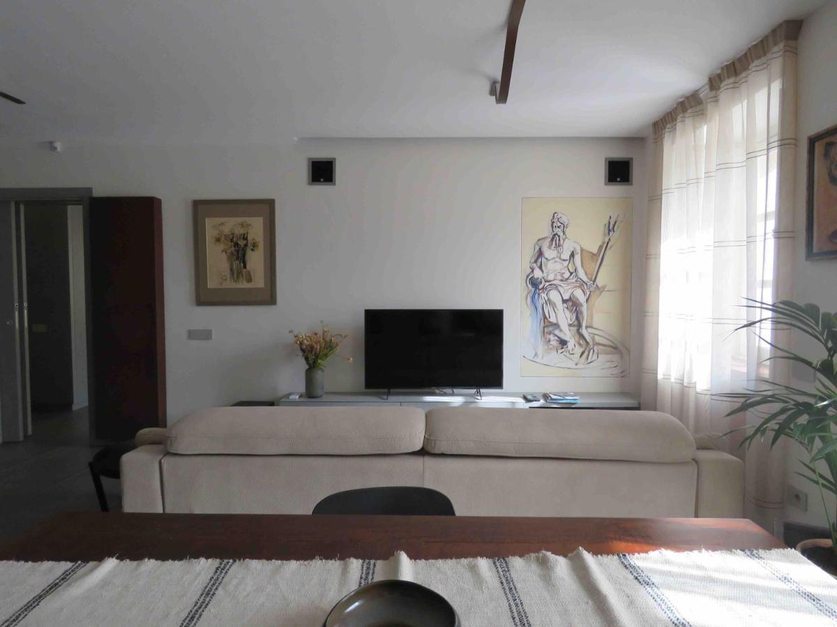 Les Fleuves - Buthier Apartment Aosta Bagian luar foto
