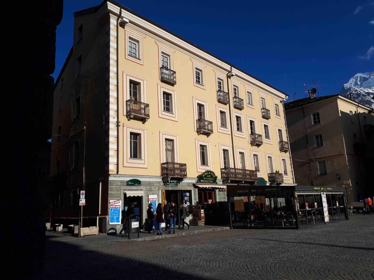 Les Fleuves - Buthier Apartment Aosta Bagian luar foto